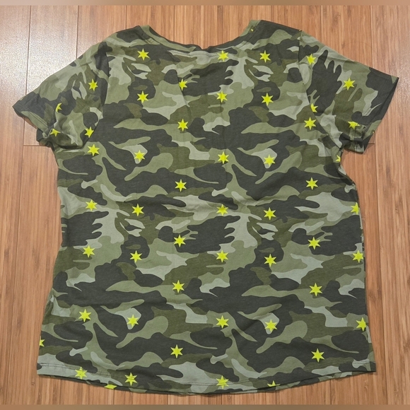 NWT Style & Co Green Camouflage Star Short Sleeve Tee - Picture 7 of 8